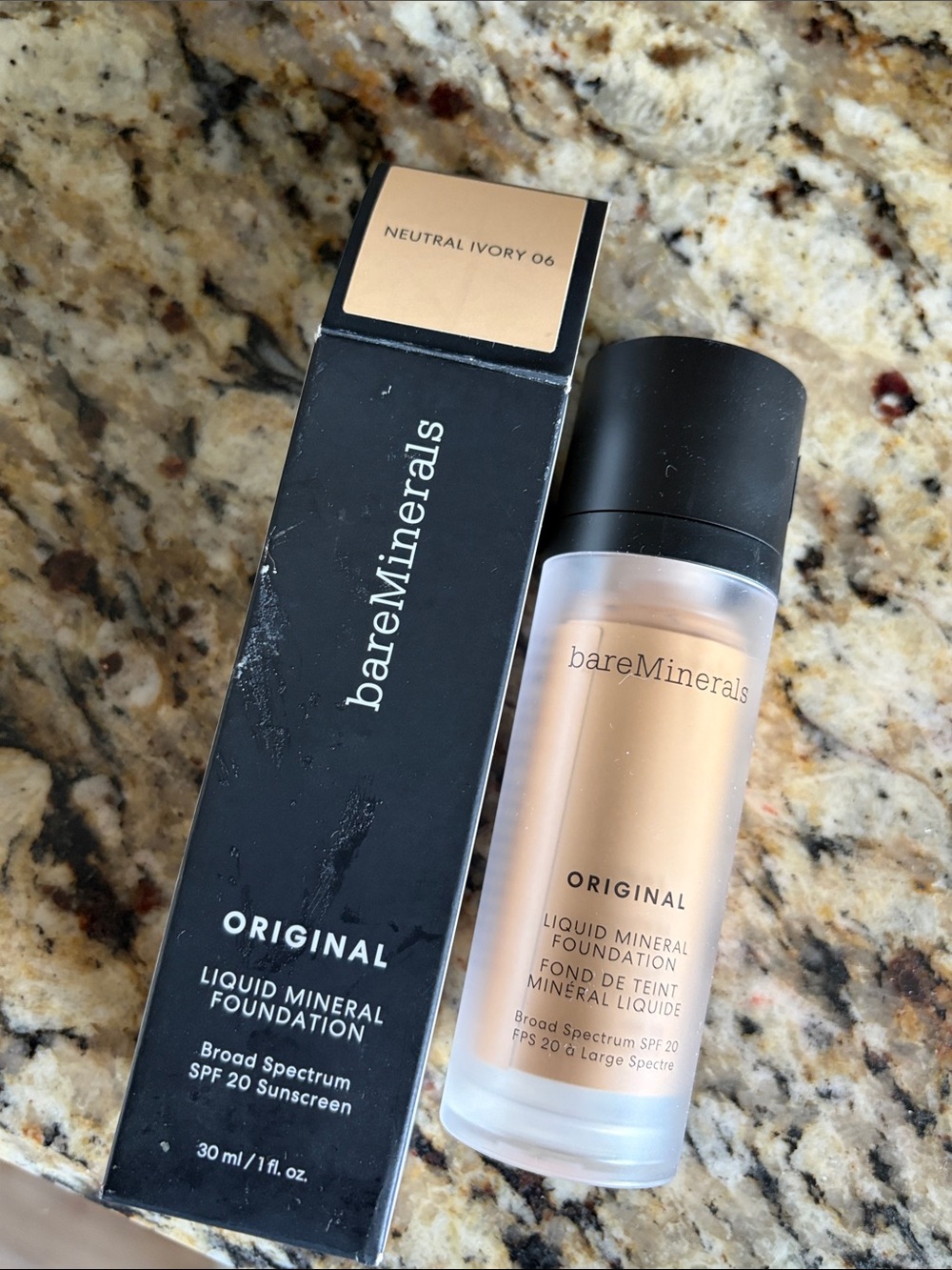 💕💋Bareminerals  Original Liquid Mineral Foundation Neutral Ivory 06